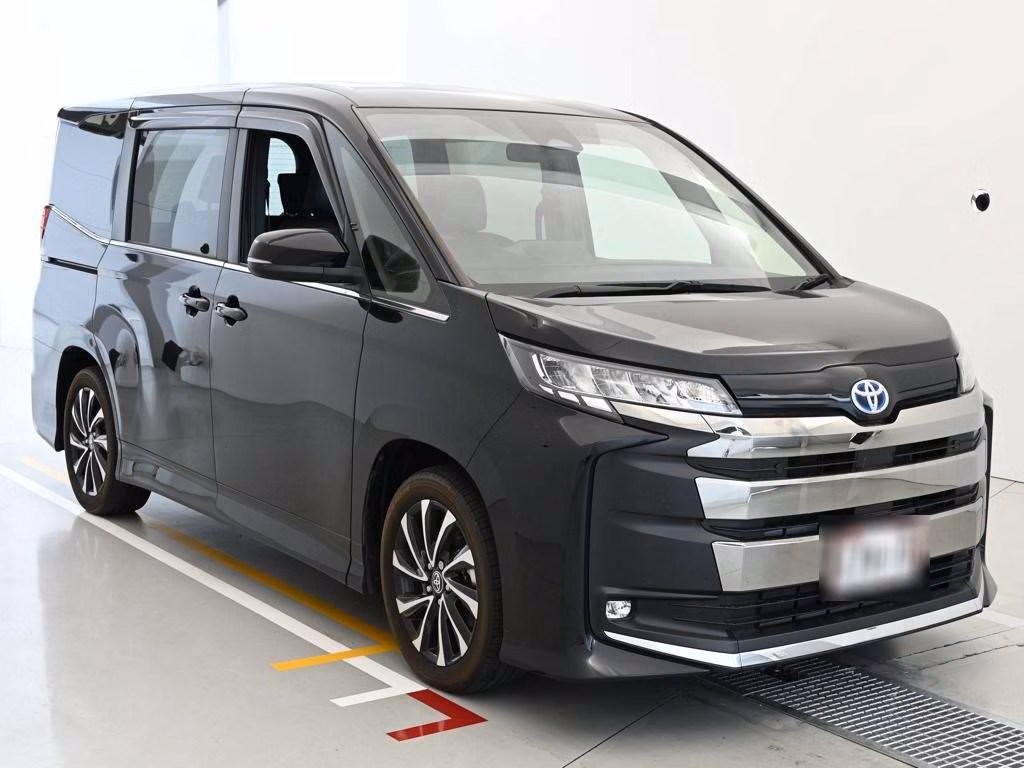 TOYOTA NOAH