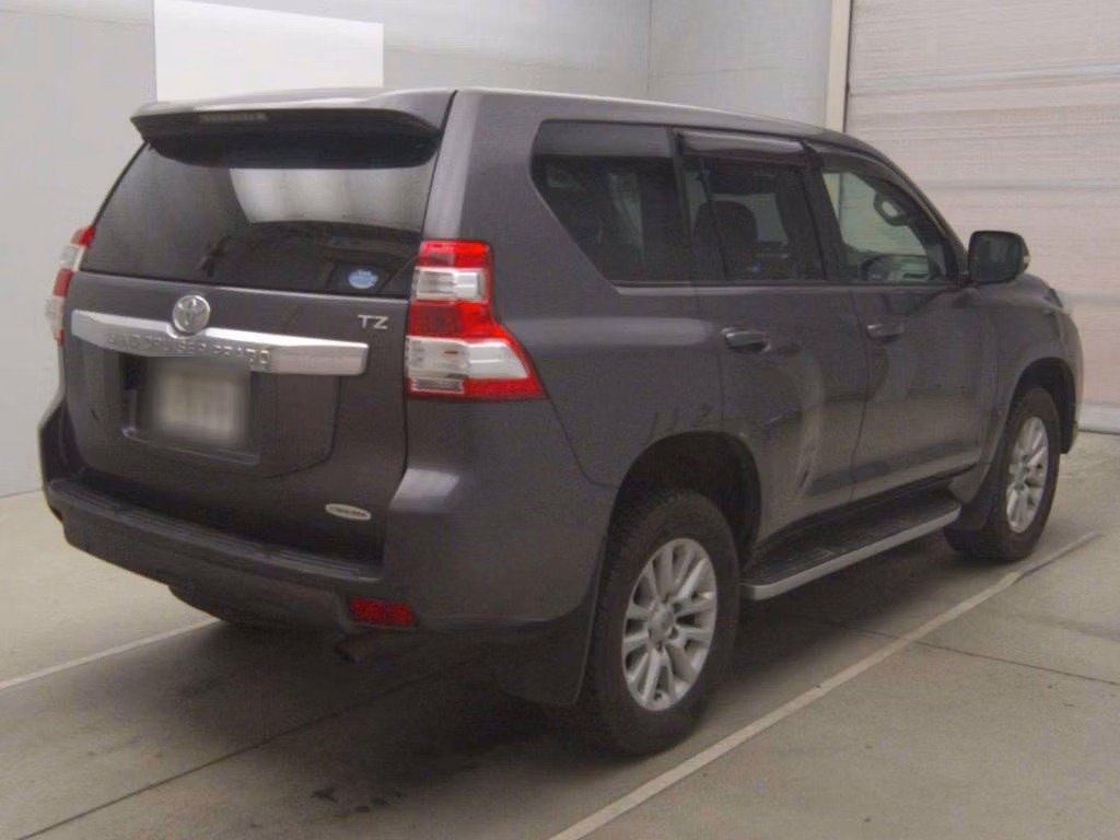 TOYOTA LAND CRUISER PRADO