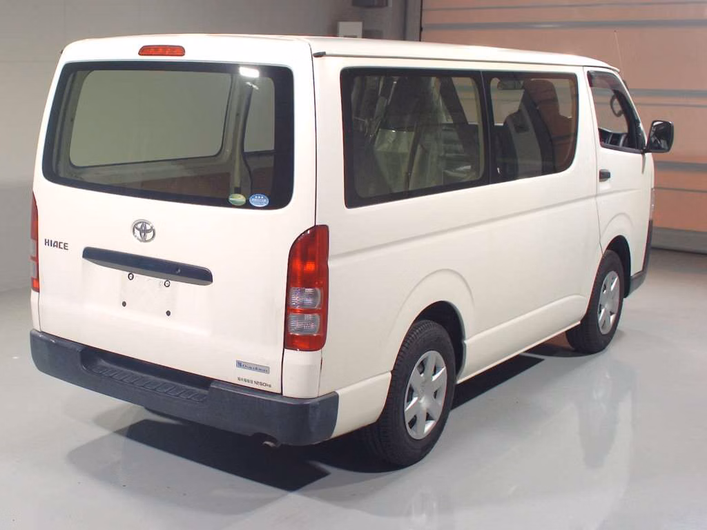 TOYOTA REGIUS ACE