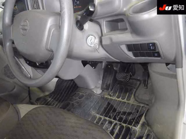 NISSAN NV100 CLIPPER