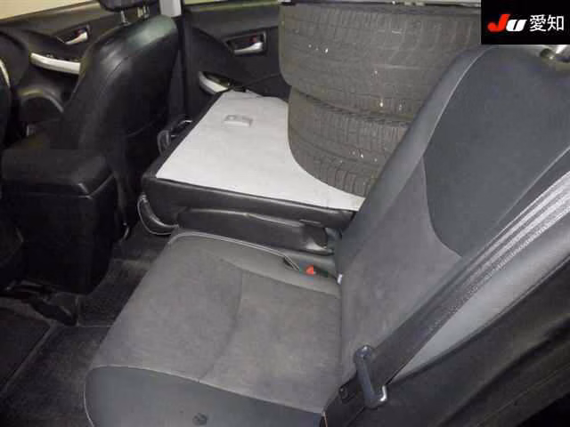 TOYOTA PRIUS PHV