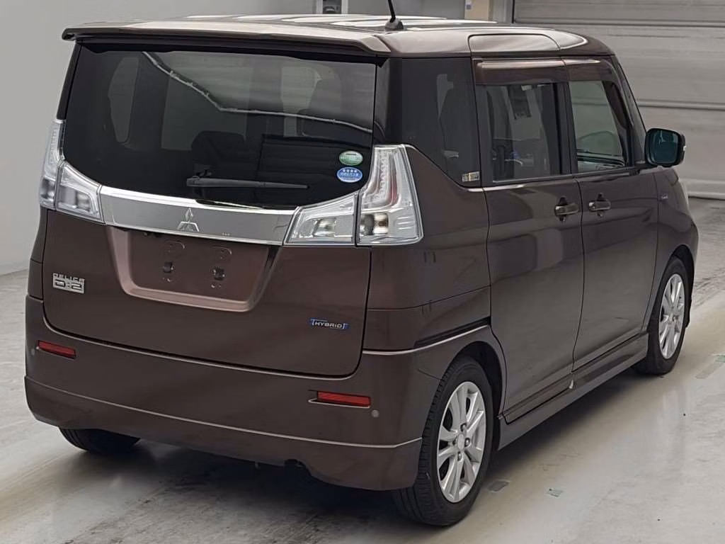 MITSUBISHI DELICA D:2