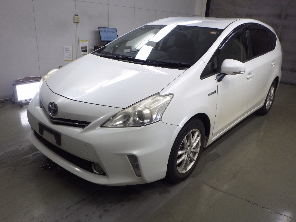 TOYOTA PRIUS ALPHA