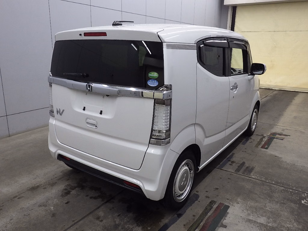 HONDA N-BOX SLASH