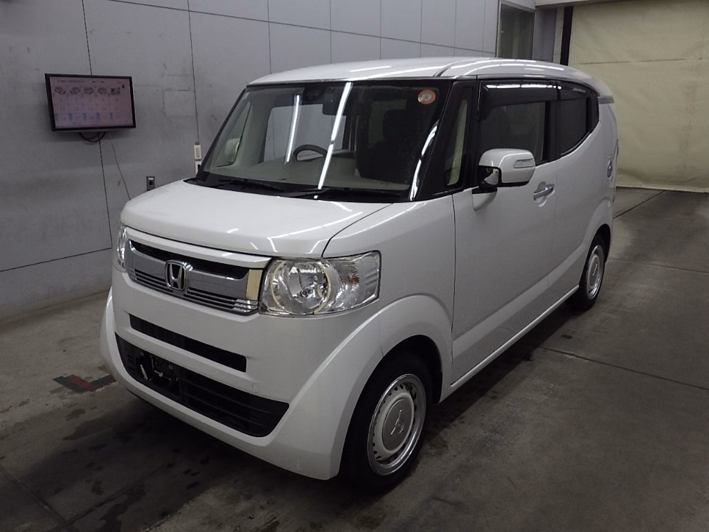 HONDA N-BOX SLASH