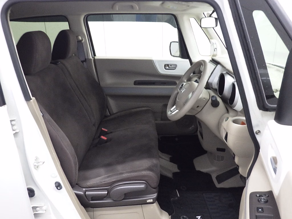 HONDA N-BOX SLASH