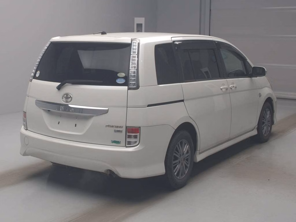 TOYOTA ISIS