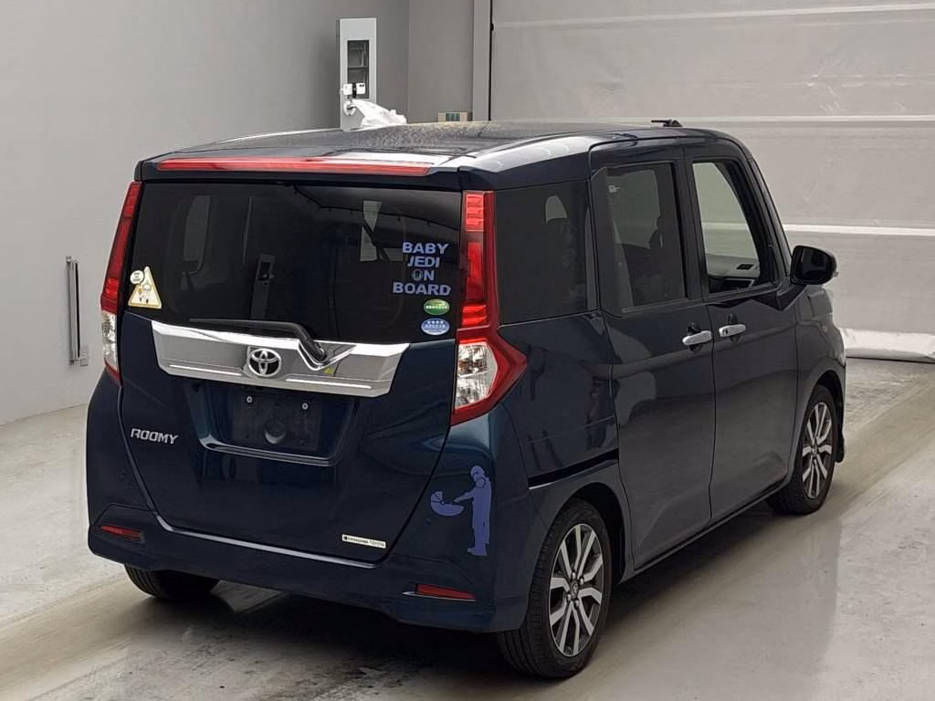 TOYOTA ROOMY