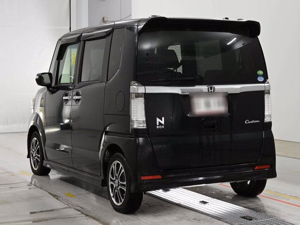 HONDA N-BOX