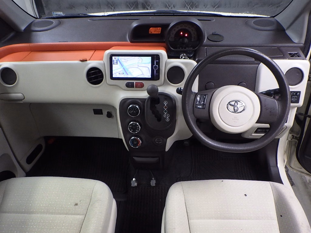 TOYOTA PORTE