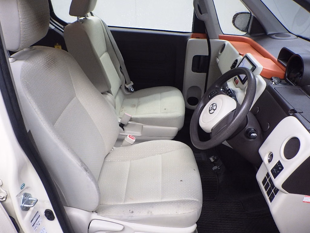 TOYOTA PORTE
