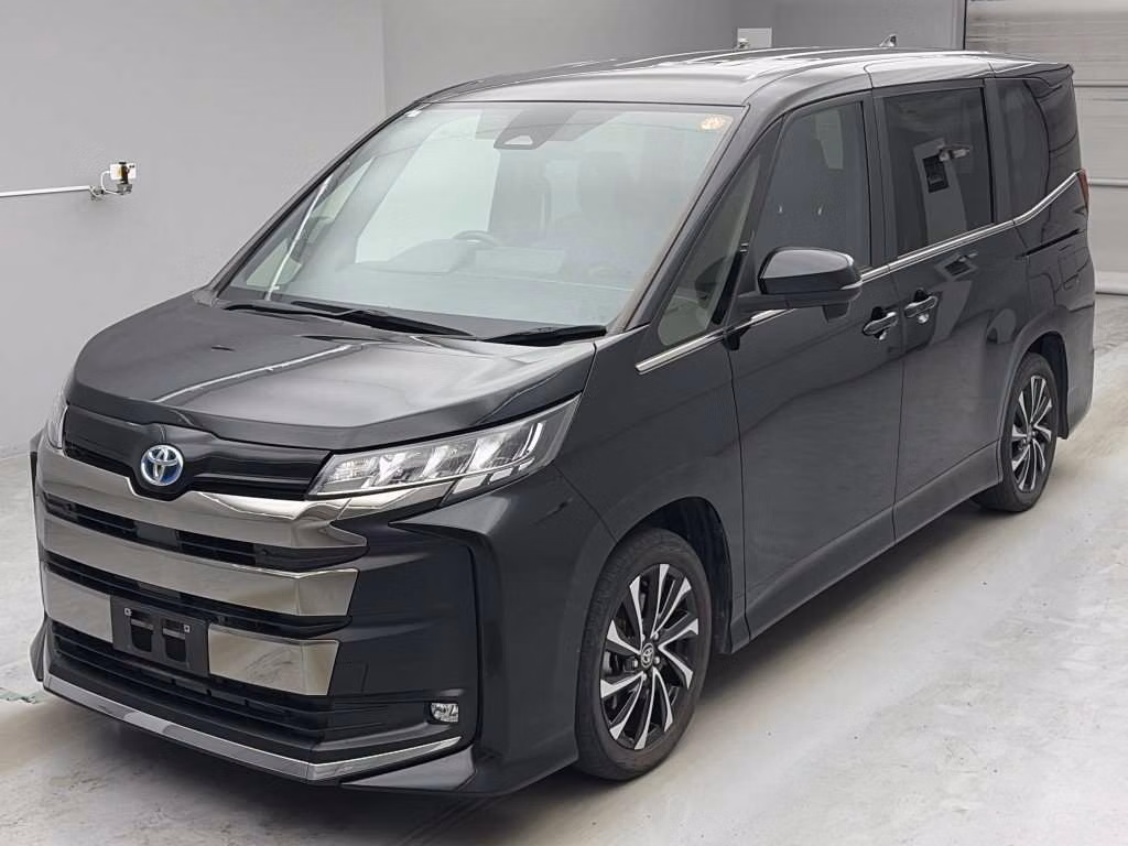 TOYOTA NOAH