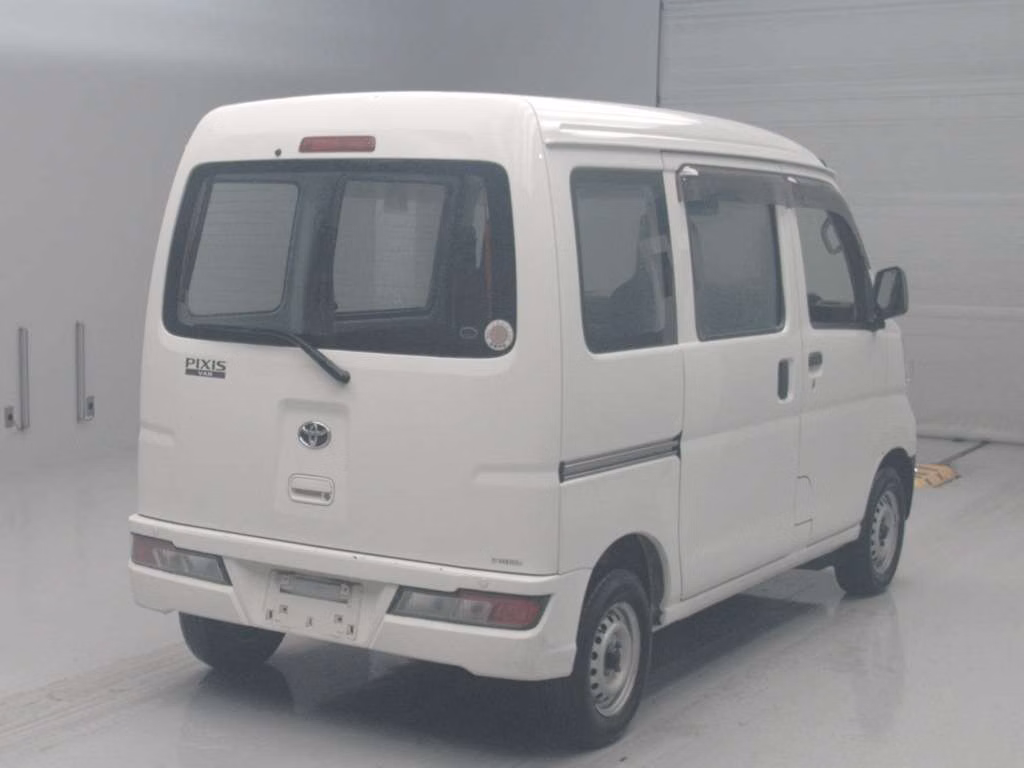 TOYOTA PIXIS VAN