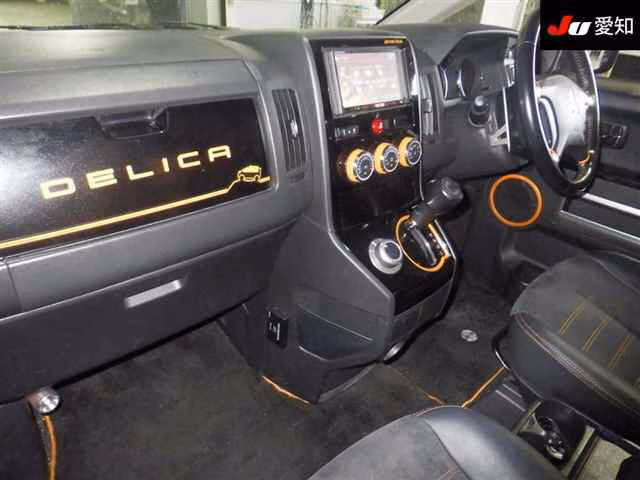MITSUBISHI DELICA D:5