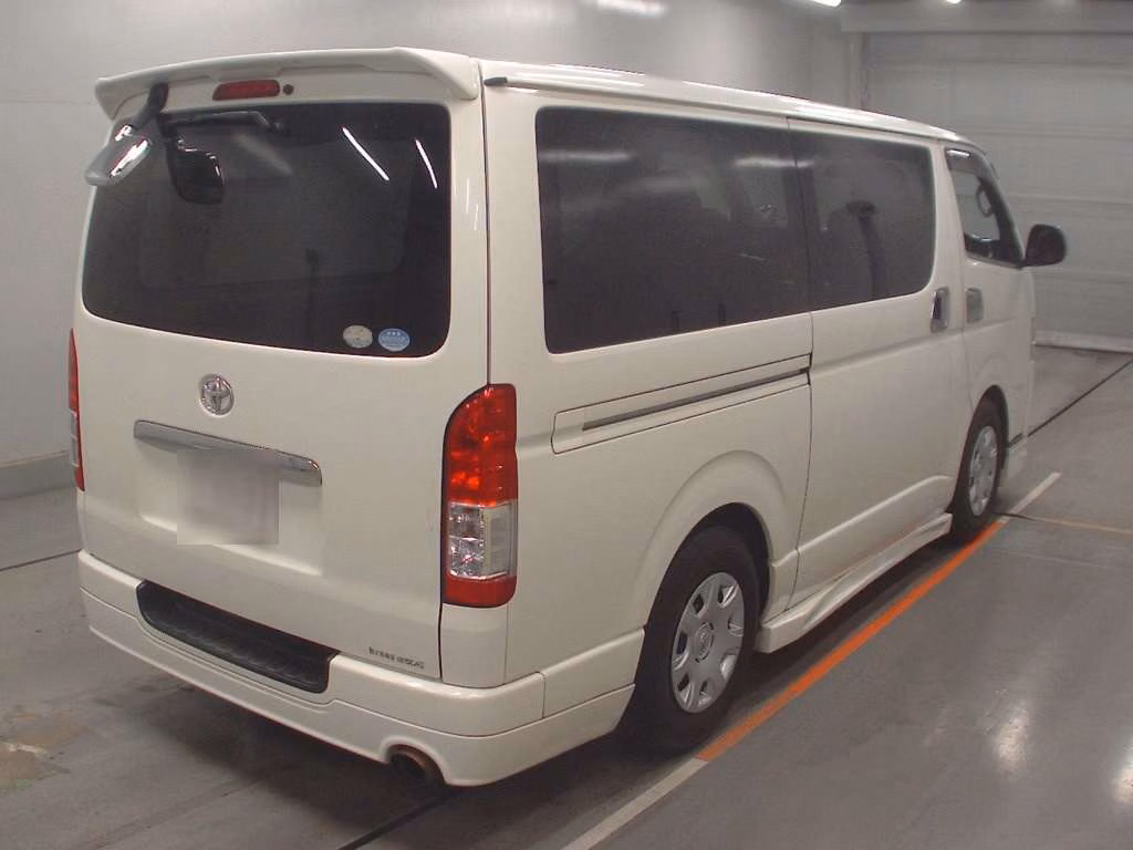 TOYOTA REGIUS ACE