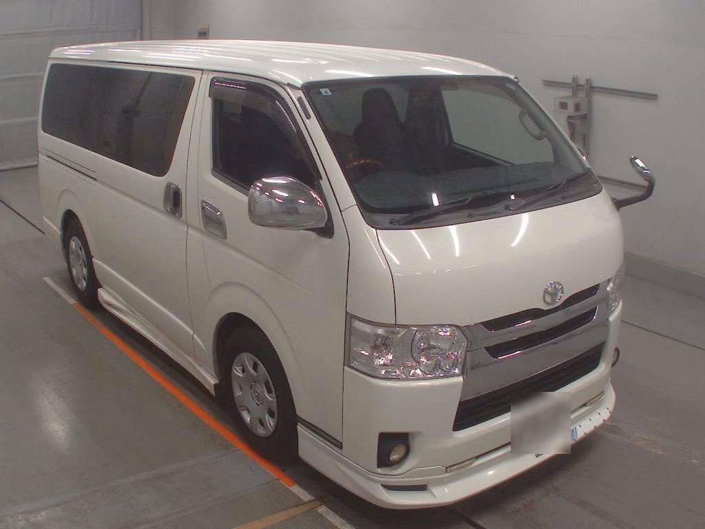 TOYOTA REGIUS ACE