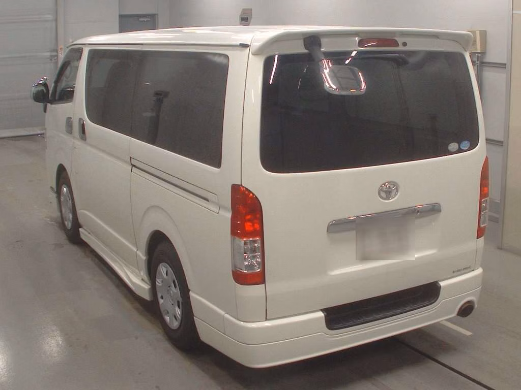 TOYOTA REGIUS ACE