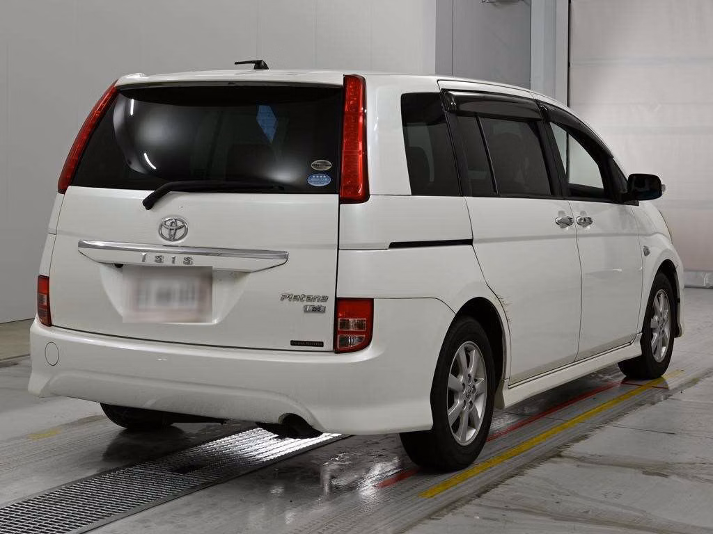 TOYOTA ISIS