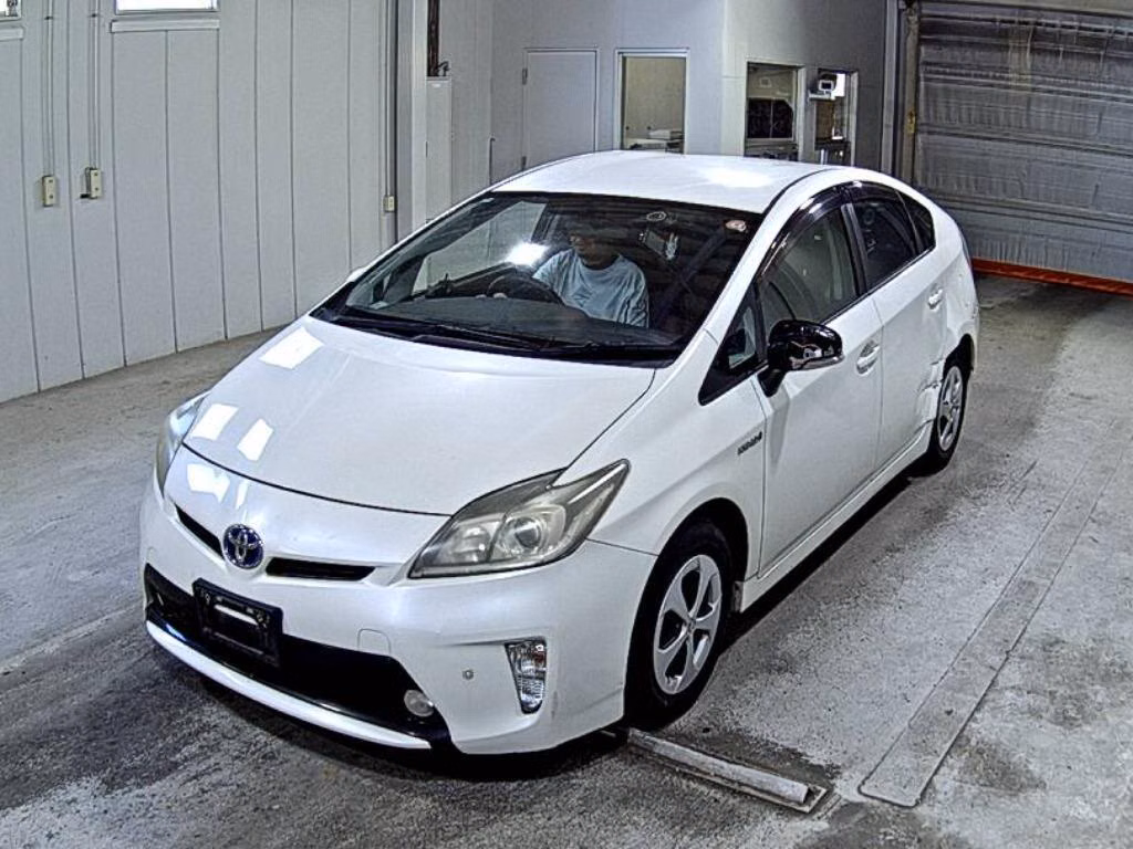 TOYOTA PRIUS