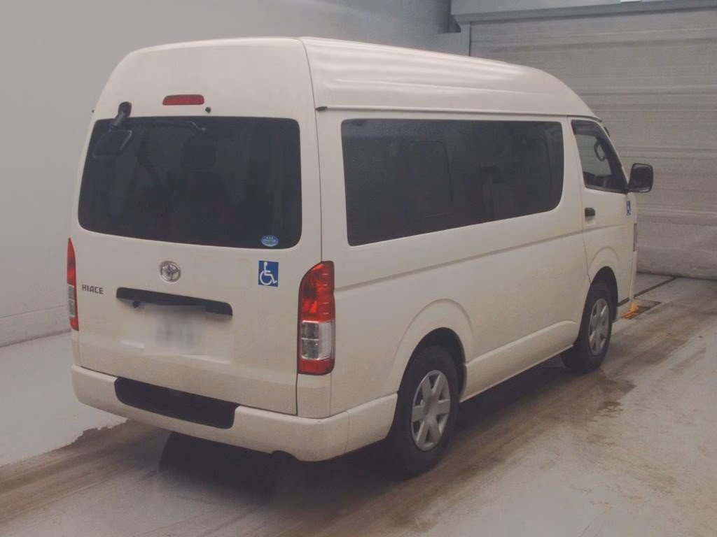 TOYOTA REGIUS ACE