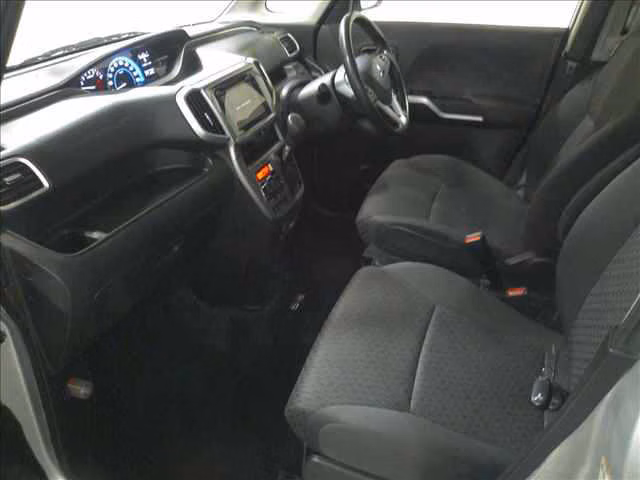 MITSUBISHI DELICA D:2