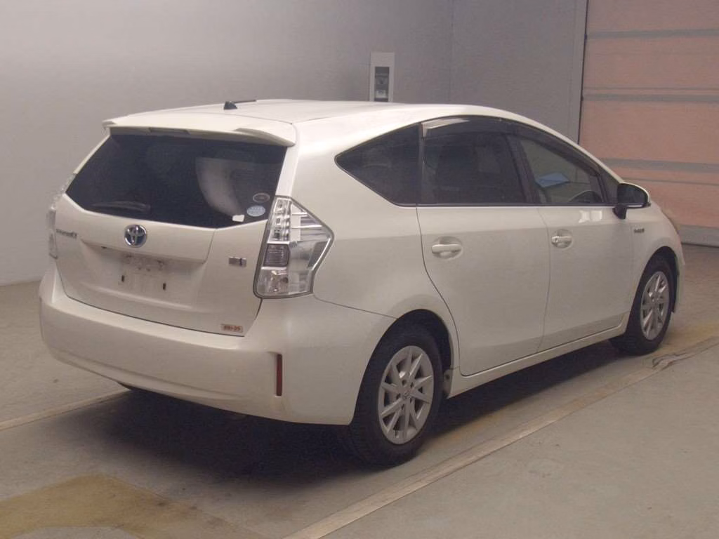 TOYOTA PRIUS ALPHA