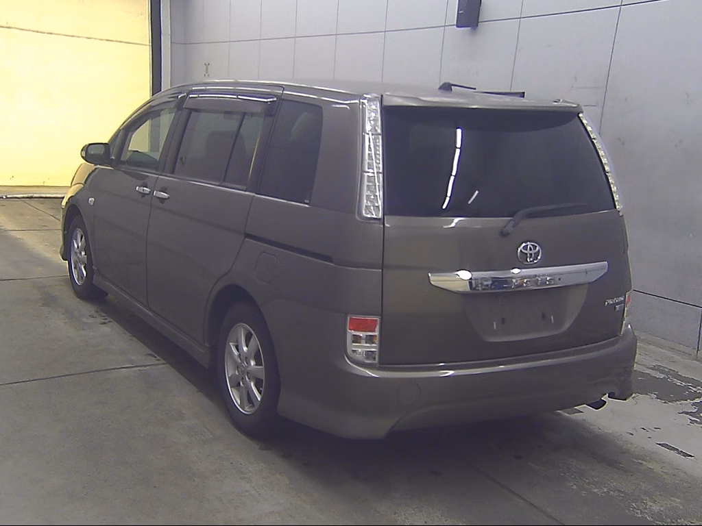 TOYOTA ISIS