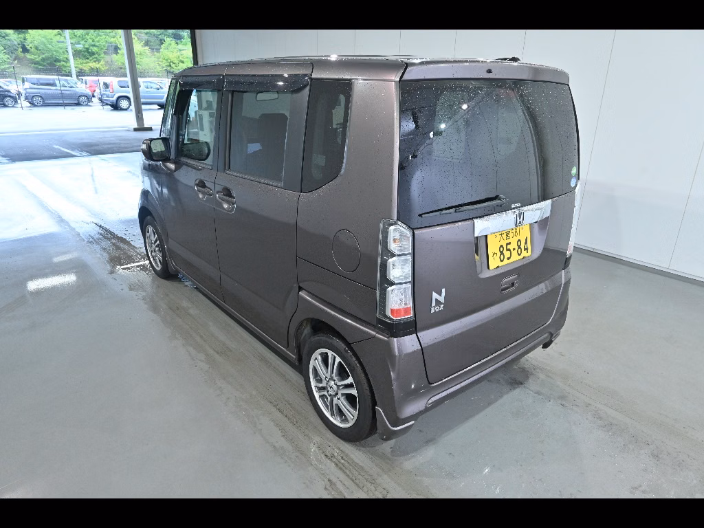 HONDA N-BOX