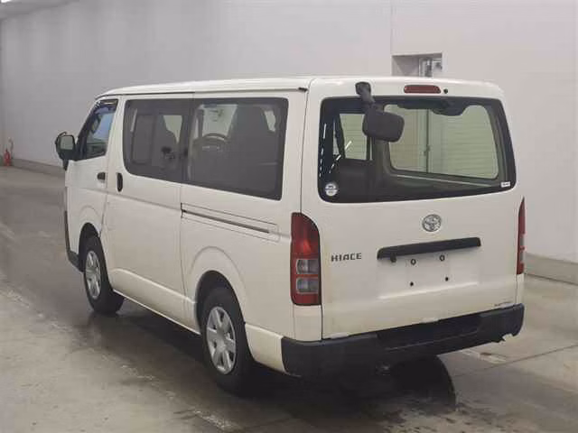 TOYOTA REGIUS ACE