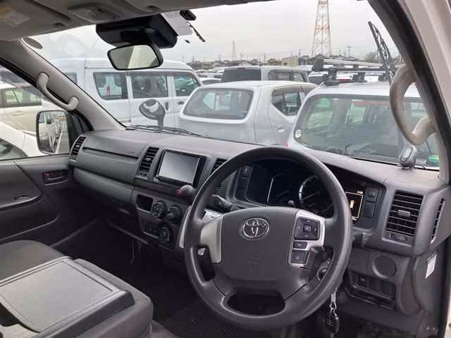 TOYOTA REGIUS ACE