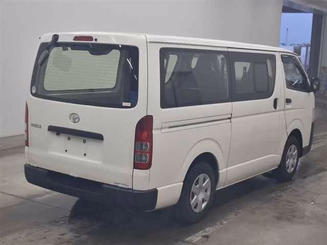 TOYOTA REGIUS ACE