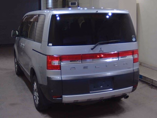 MITSUBISHI DELICA D:5