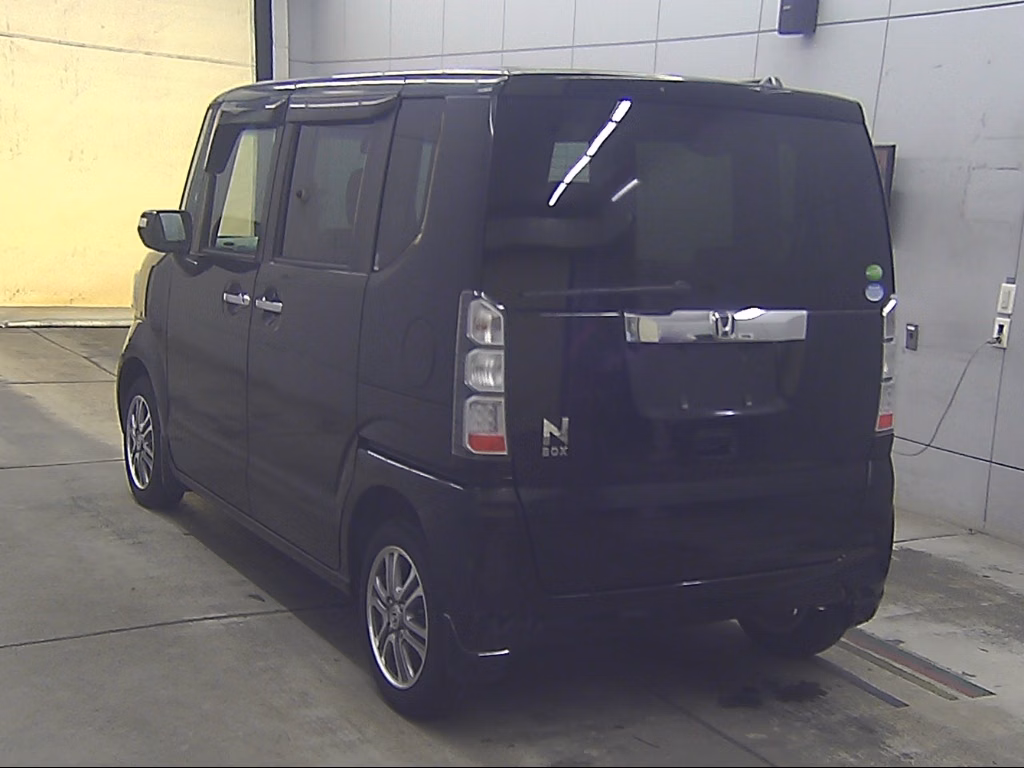 HONDA N-BOX