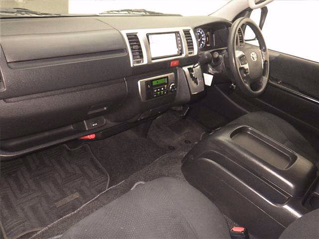 TOYOTA REGIUS ACE