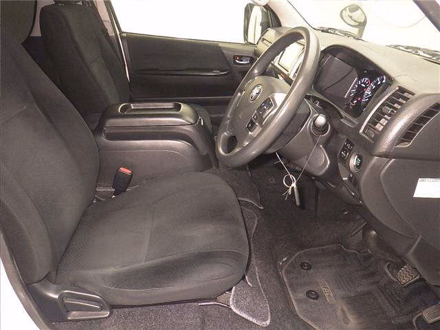 TOYOTA REGIUS ACE