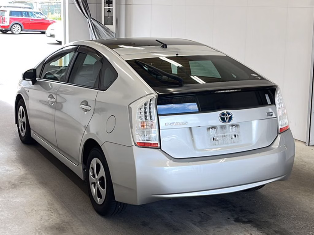 TOYOTA PRIUS