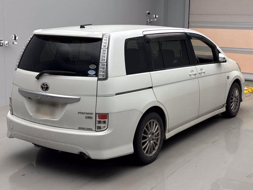 TOYOTA ISIS