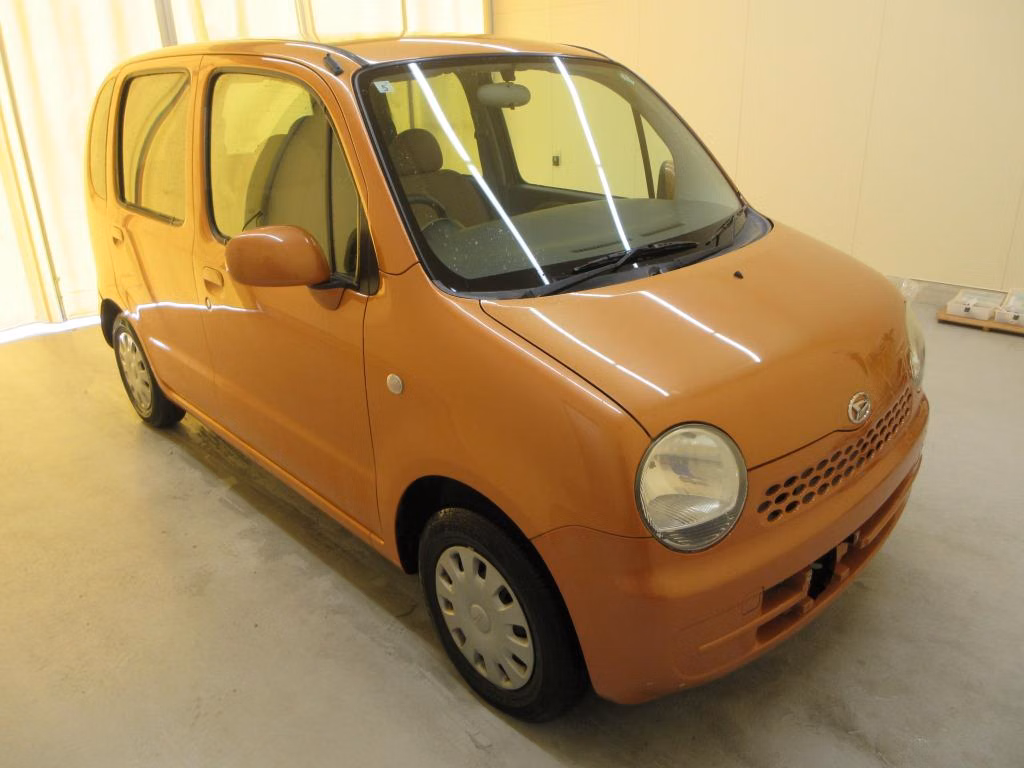 DAIHATSU MOVE LATTE