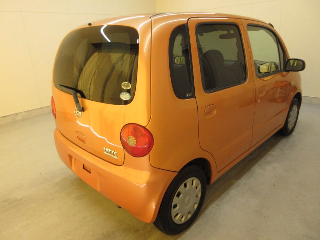 DAIHATSU MOVE LATTE
