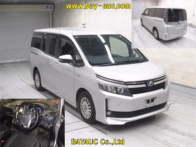 TOYOTA VOXY