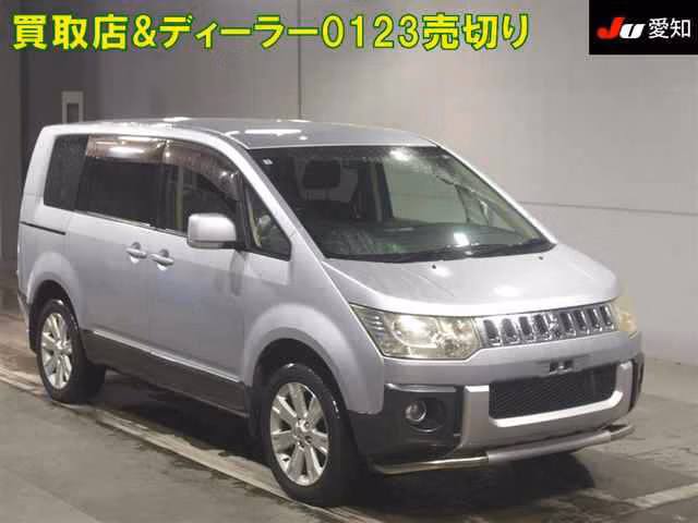 MITSUBISHI DELICA D:5