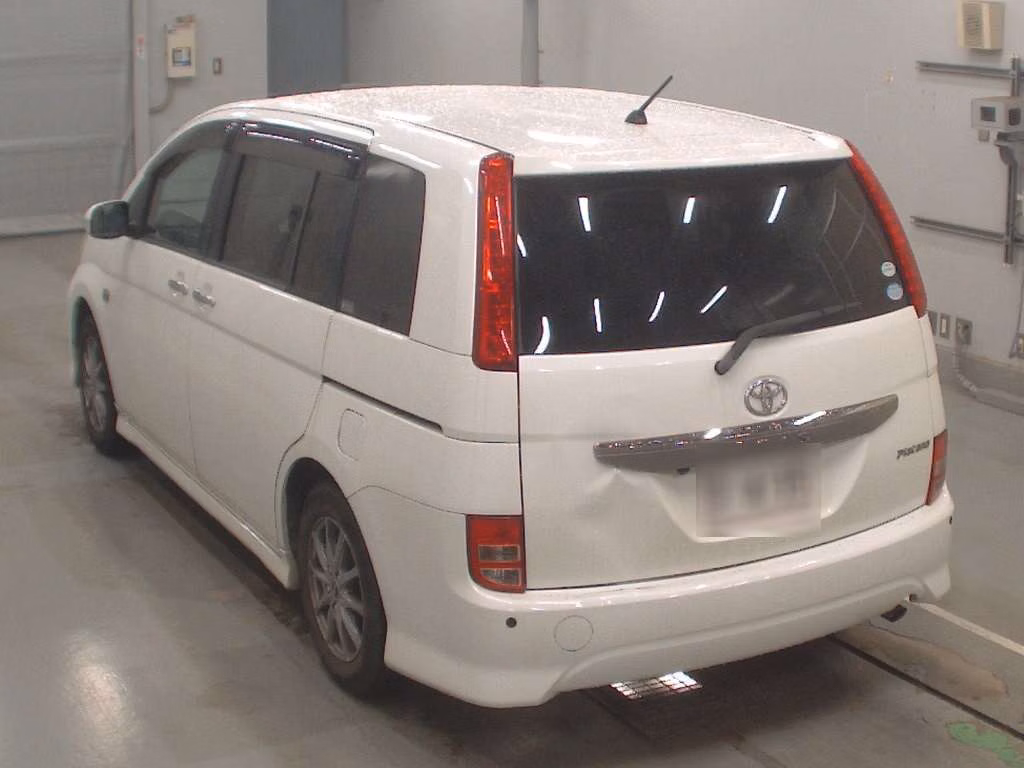 TOYOTA ISIS