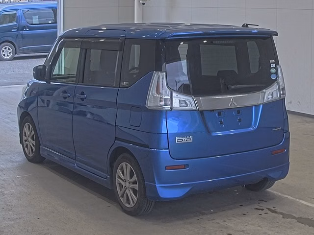 MITSUBISHI DELICA D:2