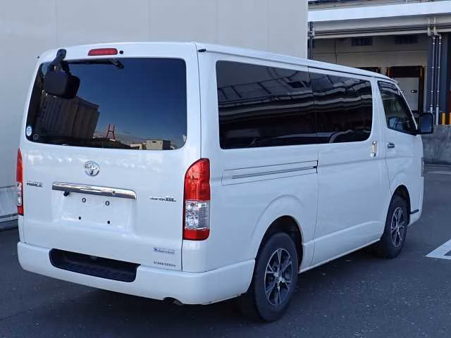 TOYOTA REGIUS ACE