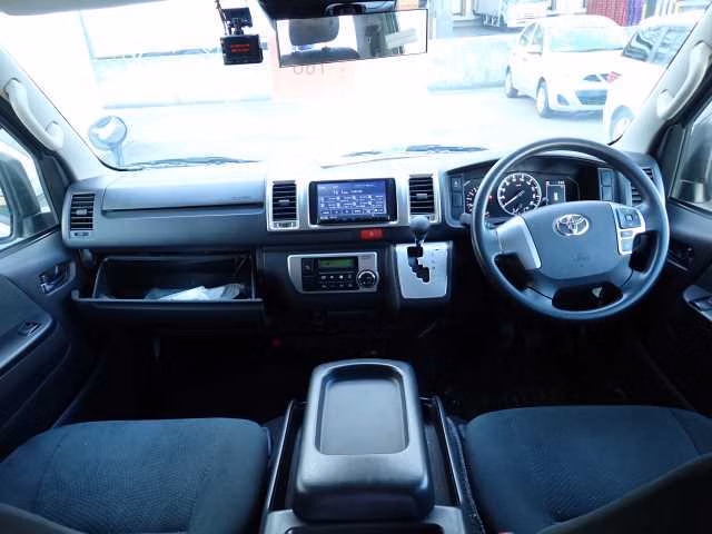 TOYOTA REGIUS ACE
