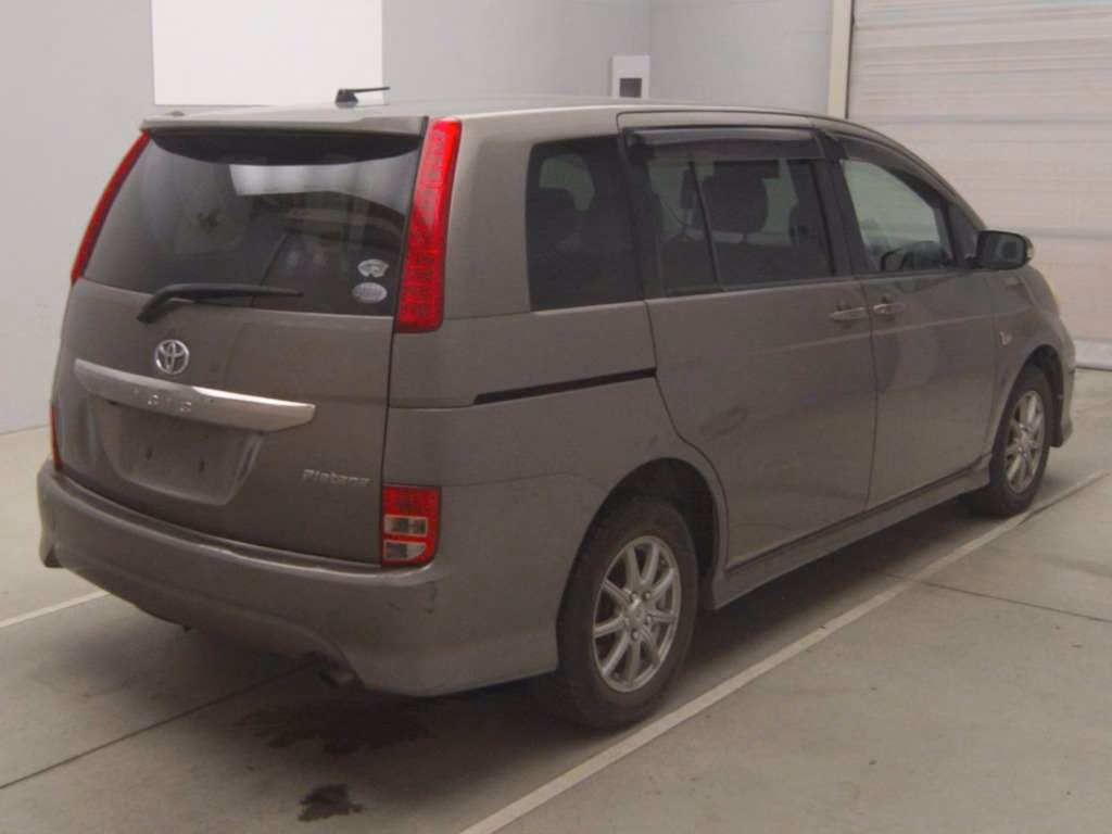 TOYOTA ISIS