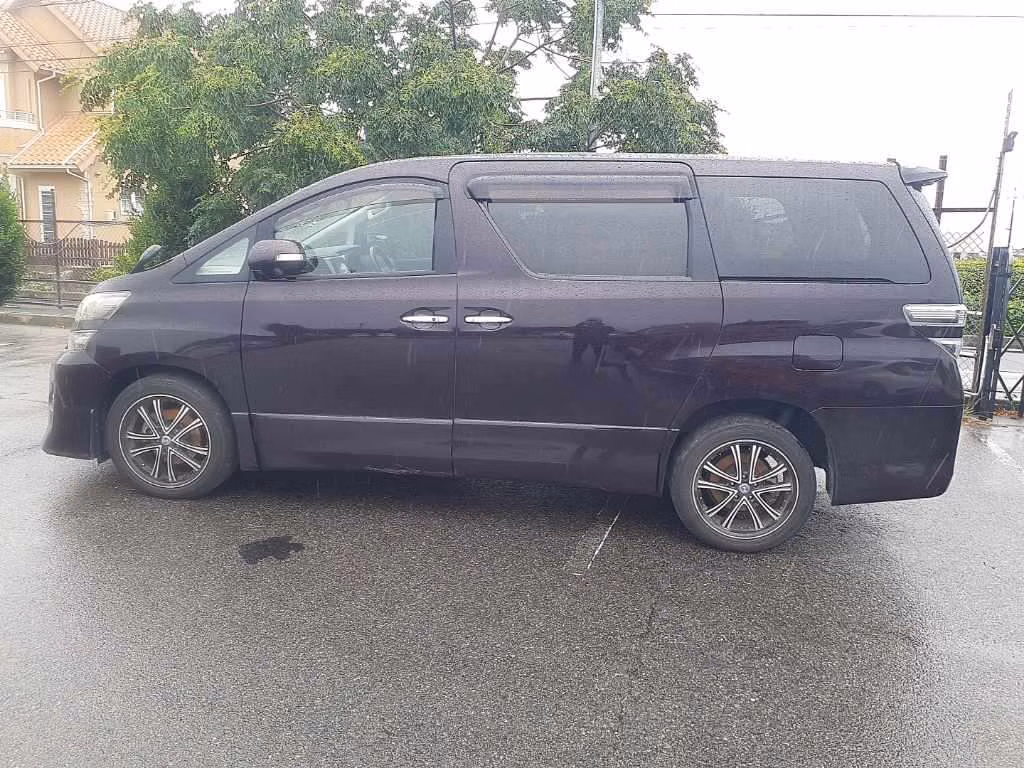 TOYOTA VELLFIRE