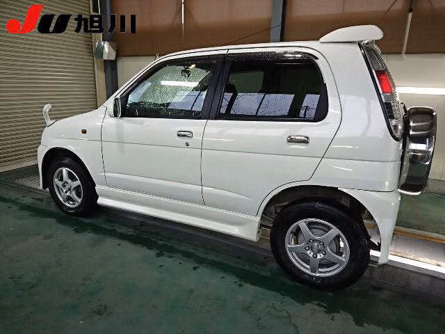 DAIHATSU TERIOS KID