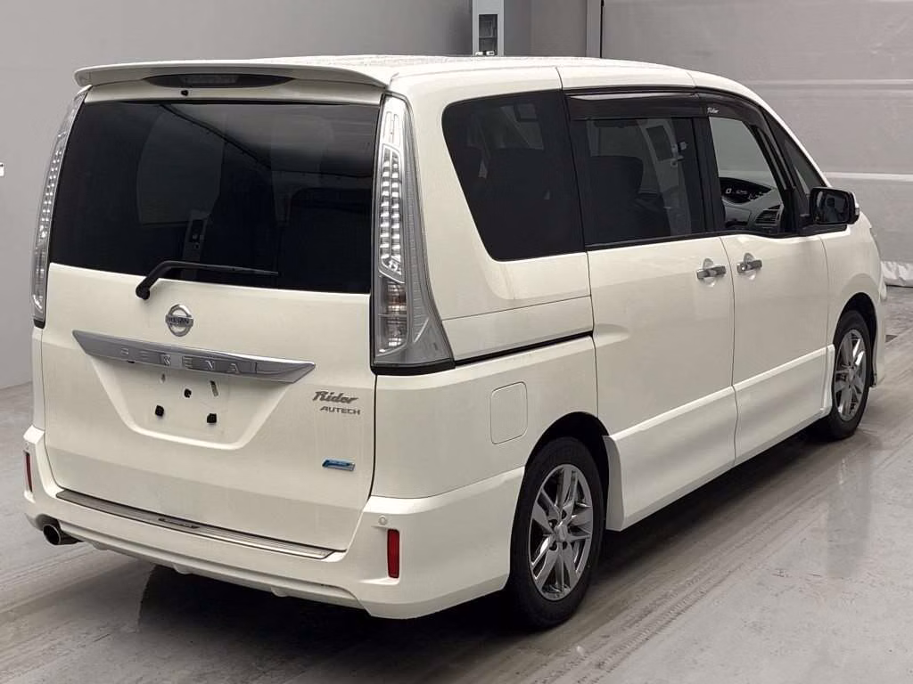 NISSAN SERENA