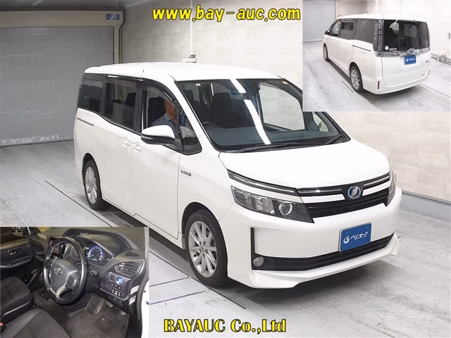 TOYOTA VOXY